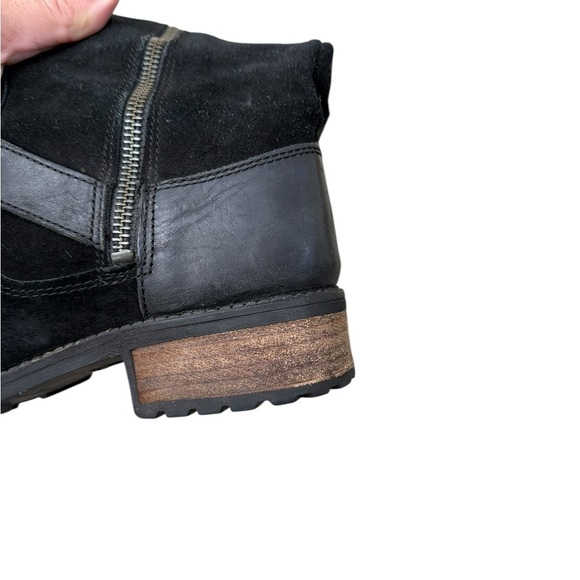 UGG Womens Black Suede Leather EVERGLAYDE Biker Buckle Zip Boots Sz 8 - Picture 11 of 15